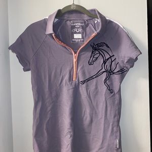 Short sleeved purple shirt, with stripes on the shoulders